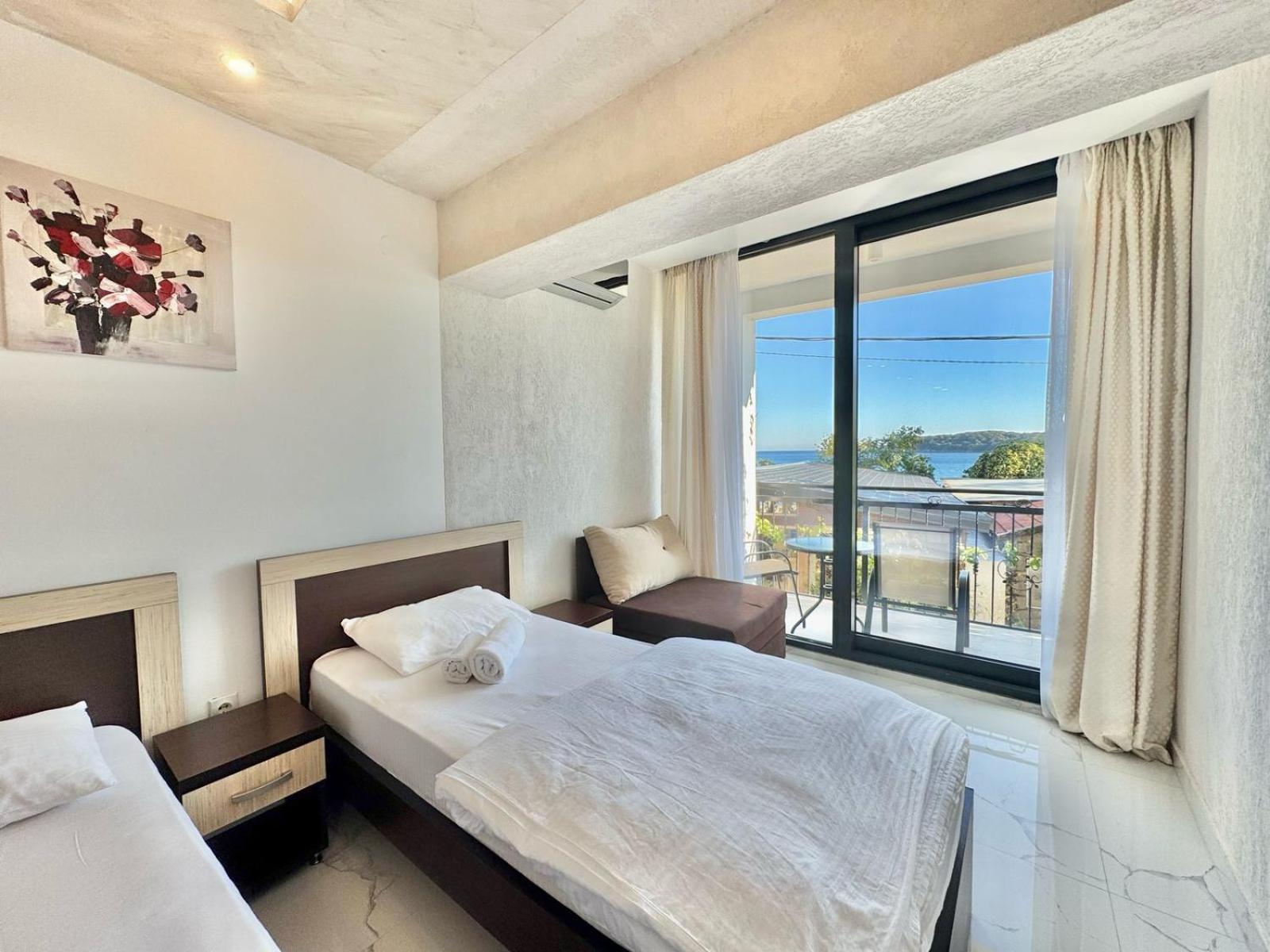 Beachfront Hotel Palma - Jaz Budva Dış mekan fotoğraf